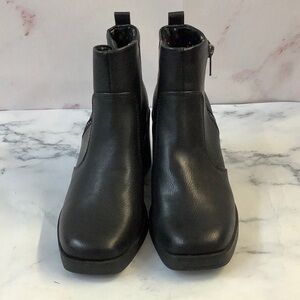 NWOT boc Women's Black Ankle Boot, size 6.5